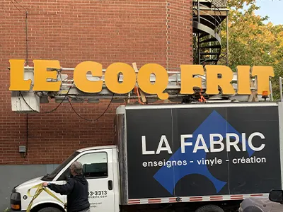 Enseigne-lettrage-channel-exterieure-restaurant-montreal